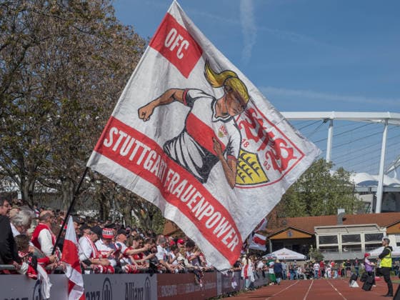 Fahne VfB Stuttgart Frauenpower und VfB Stuttgart Fans GER, VfB Stuttgart vs. SV Meppen, Fussball, 2. Frauen Bundesliga, 23. Spieltag, Spielzeit 2025 2026, 26.04.2026 GER, VfB Stuttgart vs. SV Meppen, Fussball, 2. Frauen Bundesliga, 23. Spieltag, Spielzeit 2025 2026, 26.04.2026 Stuttgart Copyright: xEibner-Pressefoto CarstenxSchwerx EP_CSG