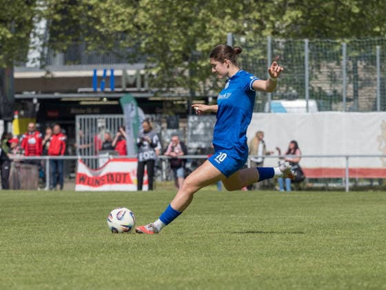 Anouk Blaschka (SV Meppen, 10) am Ball GER, VfB Stuttgart vs. SV Meppen, Fussball, 2. Frauen Bundesliga, 23. Spieltag, Spielzeit 2025 2026, 26.04.2026 GER, VfB Stuttgart vs. SV Meppen, Fussball, 2. Frauen Bundesliga, 23. Spieltag, Spielzeit 2025 2026, 26.04.2026 Stuttgart Copyright: xEibner-Pressefoto CarstenxSchwerx EP_CSG