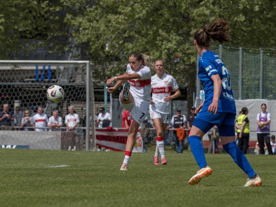 Dafina Redzepi (VfB Stuttgart, 07) beim Schuss GER, VfB Stuttgart vs. SV Meppen, Fussball, 2. Frauen Bundesliga, 23. Spieltag, Spielzeit 2025 2026, 26.04.2026 GER, VfB Stuttgart vs. SV Meppen, Fussball, 2. Frauen Bundesliga, 23. Spieltag, Spielzeit 2025 2026, 26.04.2026 Stuttgart Copyright: xEibner-Pressefoto CarstenxSchwerx EP_CSG