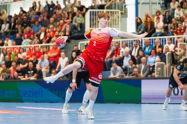 Felix Mart (TuSEM Essen, 03) beim 7Meter Wurf TuSEM Essen vs. HC Elbflorenz Dresden, Handball, 2.HBL, 29.Spieltag, Saison 2025 26, 26.04.2026, TuSEM Essen vs. HC Elbflorenz Dresden, Handball, 2.HBL, 29.Spieltag, Saison 2025 26, 26.04.2026 Essen Copyright: xEibner-Pressefoto LukasxBaldygax EP_LBA