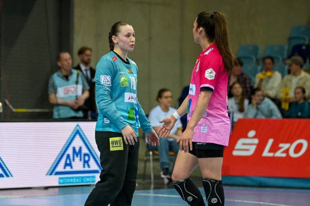 Nicola Czaja (SV Union Halle-Neustadt, 70) und Engelina Molenaar (SV Union Halle-Neustadt, 07) VfL Oldenburg vs. SV Union Halle-Neustadt, ALSCO Handball Bundesliga Frauen, Playoffs, 2. Spieltag, Saison 2025 2026, 25.04.2026, VfL Oldenburg vs. SV Union Halle-Neustadt, ALSCO Handball Bundesliga Frauen, Playoffs, 2. Spieltag, Saison 2025 2026, 25.04.2026 Oldenburg Copyright: xEibner-Pressefoto RobertxGertzenx EP_RGN