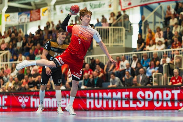 Oliver Seidler (HC Elbflorenz 2006, 71), Felix Mart (TuSEM Essen, 03) beim 7-Meterwurf TuSEM Essen vs. HC Elbflorenz Dresden, Handball, 2.HBL, 29.Spieltag, Saison 2025 26, 26.04.2026, TuSEM Essen vs. HC Elbflorenz Dresden, Handball, 2.HBL, 29.Spieltag, Saison 2025 26, 26.04.2026 Essen Copyright: xEibner-Pressefoto LukasxBaldygax EP_LBA