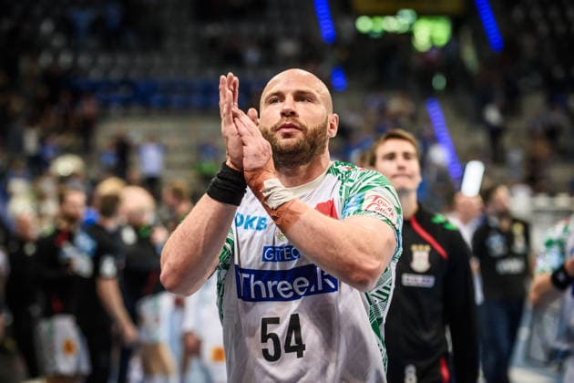 Oscar Bergendahl (SC Magdeburg 54) - Freude, Jubel, Applaus fuer die Fans nach Auswaertssieg gegen den TVB Stuttgart GER, TVB Stuttgart - SC Magdeburg, DAIKIN HBL, Handball, Bundesliga, 29. Spieltag, Spielzeit 2025 2026, 26.04.2026 GER, TVB Stuttgart - SC Magdeburg, DAIKIN HBL, Handball, Bundesliga, 29. Spieltag, Spielzeit 2025 2026, 26.04.2026 Stuttgart Copyright: xSandyxDinkelackerx EP_SDR