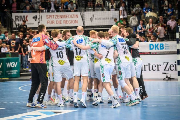 Teamkreis, Freudentanz - Team des SC Magdeburg jubelt GER, TVB Stuttgart - SC Magdeburg, DAIKIN HBL, Handball, Bundesliga, 29. Spieltag, Spielzeit 2025 2026, 26.04.2026 GER, TVB Stuttgart - SC Magdeburg, DAIKIN HBL, Handball, Bundesliga, 29. Spieltag, Spielzeit 2025 2026, 26.04.2026 Stuttgart Copyright: xSandyxDinkelackerx EP_SDR