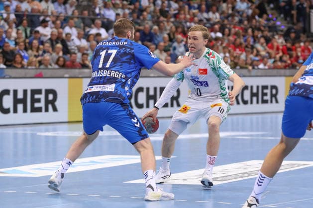 26.04.2026, xgox, Handball - Daikin HBL TVB Stuttgart - SC Magdeburg emspor, v.l. Samuel Roethlisberger (Röthlisberger, Stuttgart, 17), Gisli Thorgeir Kristjansson (Magdeburg, 10) Zweikampf, Duell, Kampf, tackle Stuttgart