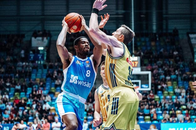 William Christmas (Skyliners Frankfurt, 08), Bean (Alba Berlin, 34) GER, Skyliners Frankfurt vs. Alba Berlin, easycredit BBL, Bundesliga, 31 Spieltag, Saison 2025 2026. 26.04.2026 Eibner-Pressefoto Attila Ziga GER, Skyliners Frankfurt vs. Alba Berlin, easycredit BBL, Bundesliga, 31 Spieltag, Saison 2025 2026. 26.04.2026 Frankfurt am Main Copyright: xEibner-Pressefotox EP_AZA