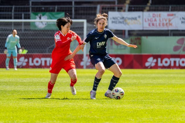 Spielszene, Zweikampf, v.l. Yurina Imai (1. FSV Mainz 05, 14), Alina Angerer (VfL Bochum, 24), GER, 1. FSV Mainz 05 vs. VfL Bochum, Fussball, 2. Frauen-Bundesliga, 23. Spieltag, Saison 2025 2026, 26.04.2026, DFB REGULATIONS PROHIBIT ANY USE OF PHOTOGRAPHS AS IMAGE SEQUENCES AND OR QUASI-VIDEO, GER, 1. FSV Mainz 05 vs. VfL Bochum, Fussball, 2. Frauen-Bundesliga, 23. Spieltag, Saison 2025 2026, 26.04.2026 Mainz Copyright: xEibner-Pressefoto Jan-NiclasxGrox EP_JGG