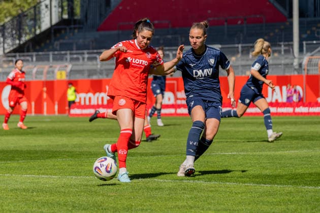 Spielszene, Dribbling, Zweikampf, v.l. Vital Kats (1. FSV Mainz 05, 30), Franziska Wenzel (VfL Bochum, 31), GER, 1. FSV Mainz 05 vs. VfL Bochum, Fussball, 2. Frauen-Bundesliga, 23. Spieltag, Saison 2025 2026, 26.04.2026, DFB REGULATIONS PROHIBIT ANY USE OF PHOTOGRAPHS AS IMAGE SEQUENCES AND OR QUASI-VIDEO, GER, 1. FSV Mainz 05 vs. VfL Bochum, Fussball, 2. Frauen-Bundesliga, 23. Spieltag, Saison 2025 2026, 26.04.2026 Mainz Copyright: xEibner-Pressefoto Jan-NiclasxGrox EP_JGG