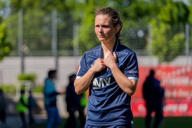 Freisteller, Portrait Emely Joester (VfL Bochum, 16) nach dem Abpfiff, GER, 1. FSV Mainz 05 vs. VfL Bochum, Fussball, 2. Frauen-Bundesliga, 23. Spieltag, Saison 2025 2026, 26.04.2026, DFB REGULATIONS PROHIBIT ANY USE OF PHOTOGRAPHS AS IMAGE SEQUENCES AND OR QUASI-VIDEO, GER, 1. FSV Mainz 05 vs. VfL Bochum, Fussball, 2. Frauen-Bundesliga, 23. Spieltag, Saison 2025 2026, 26.04.2026 Mainz Copyright: xEibner-Pressefoto Jan-NiclasxGrox EP_JGG