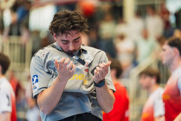 TuSEM Betreuer wuetet nach dem Spiel TuSEM Essen vs. HC Elbflorenz Dresden, Handball, 2.HBL, 29.Spieltag, Saison 2025 26, 26.04.2026, TuSEM Essen vs. HC Elbflorenz Dresden, Handball, 2.HBL, 29.Spieltag, Saison 2025 26, 26.04.2026 Essen Copyright: xEibner-Pressefoto LukasxBaldygax EP_LBA