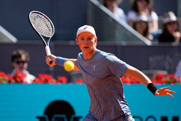 April 26, 2026, Madrid, Madrid, Spain: Elmer Moller of Denmark plays against Jannik Sinner of Italy during the Mutua Madrid Open 2026, ATP, Tennis Herren Masters 1000 and WTA, Tennis Damen 1000, at La Caja Magica on April 26, 2026 in Madrid, Spain. Madrid Spain - ZUMAa181 20260426_zaa_a181_327 Copyright: xOscarxJ.xBarrosox
