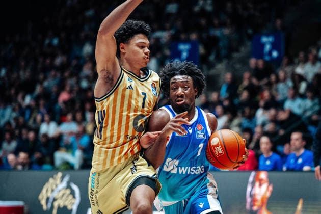 Jack Kayil (Alba Berlin, 07), Isaiah Swope (Skyliners Frankfurt, 01) GER, Skyliners Frankfurt vs. Alba Berlin, easycredit BBL, Bundesliga, 31 Spieltag, Saison 2025 2026. 26.04.2026 Eibner-Pressefoto Attila Ziga GER, Skyliners Frankfurt vs. Alba Berlin, easycredit BBL, Bundesliga, 31 Spieltag, Saison 2025 2026. 26.04.2026 Frankfurt am Main Copyright: xEibner-Pressefotox EP_AZA