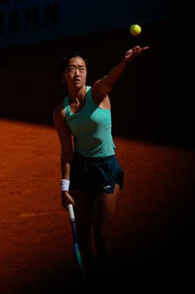 April 27, 2026, Madrid, Madrid, Spain: Ann Li of USA in action against Leylah Fernandez of Canada during the Mutua Madrid Open 2026, ATP, Tennis Herren Masters 1000 and WTA, Tennis Damen 1000, at La Caja Magica on April 27, 2026 in Madrid, Spain. Mutua Madrid Open 2026 - Day 8 - ZUMAa181 20260427_zaa_a181_082 Copyright: xDennisxAgyemanx