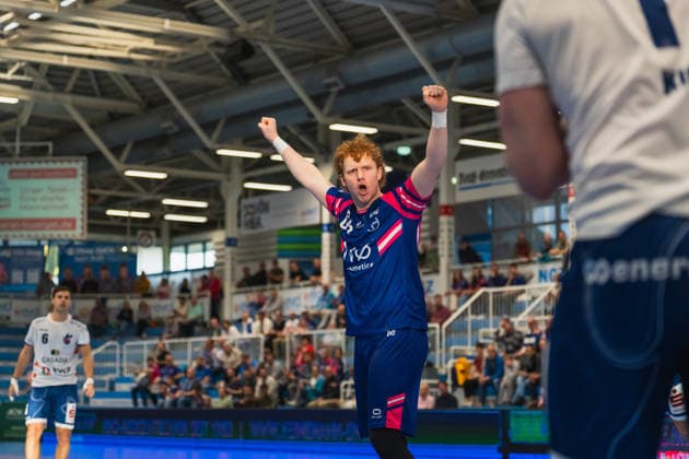 Julius Hein (TSV Bayer Dormagen, 66) reisst die Arme zum Jubel hoch TSV Dormagen vs. 1.VFL Potsdam, Handball, 2.HBL, 29.Spieltag, Saison 2025 26, 27.04.2026, TSV Dormagen vs. 1.VFL Potsdam, Handball, 2.HBL, 29.Spieltag, Saison 2025 26, 27.04.2026 Dormagen Copyright: xEibner-Pressefoto LukasxBaldygax EP_LBA