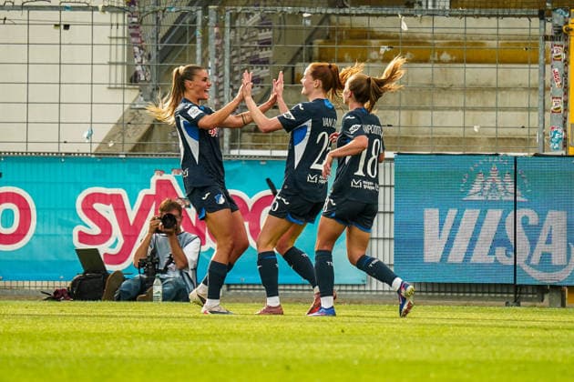 Deutschland: Fussball Google Pixel Frauen-Bundesliga 2025 2026 , 23. Spieltag - TSG Hoffenheim Frauen vs 1. FC Köln Frauen - Dietmar-Hopp-Stadion (Hoffenheim) : Selina Cerci (TSG Hoffenheim Frauen, 29) , Nikà e van Dijk Nikee van Dijk (TSG Hoffenheim Frauen, 25) , Valesca Ampoorter (TSG Hoffenheim Frauen, 18) , Torjubel, Jubel, Emotionen, Mimik Copyright: xBennetxLongx