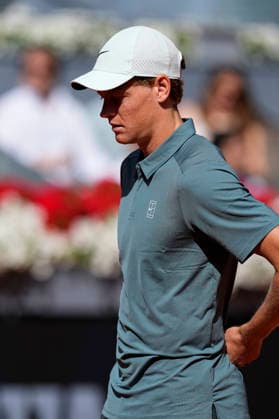 April 28, 2026, Madrid, Madrid, Spain: Jannik Sinner of Italy plays against Cameron Norrie of Great Britain during the Mutua Madrid Open 2026, ATP, Tennis Herren Masters 1000 and WTA, Tennis Damen 1000, at La Caja Magica on April 28, 2026 in Madrid, Spain. Mutua Madrid Open 2026 - Day 9 - ZUMAa181 20260428_zaa_a181_014 Copyright: xOscarxJ.xBarrosox