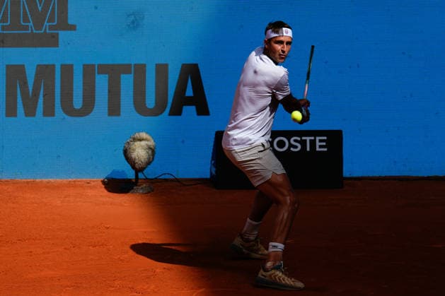 April 28, 2026, Madrid, Madrid, Spain: Tomas Martin Etcheverry of Argentina plays against Arthur Fils of France during the Mutua Madrid Open 2026, ATP, Tennis Herren Masters 1000 and WTA, Tennis Damen 1000, at La Caja Magica on April 28, 2026 in Madrid, Spain. Madrid Spain - ZUMAa181 20260428_zaa_a181_123 Copyright: xDennisxAgyemanx
