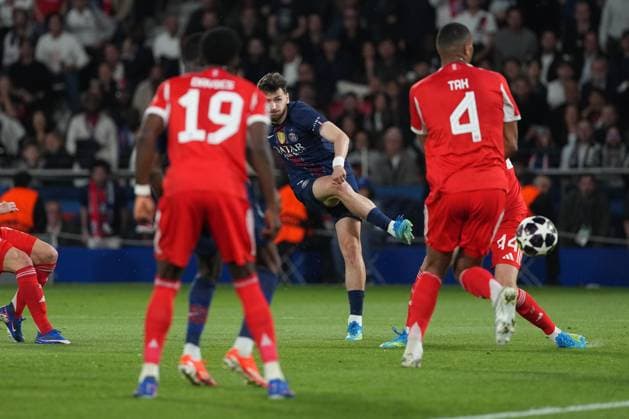 Khvicha Kvaratskhelia of PSG makes the score 1-1 Paris Saint-Germain v Bayern Munich, UEFA Champions League, Semi Final, First Leg, Football, Parc des Princes, Paris, France - 28 Apr 2026Paris Parc des Princes France EDITORIAL USE ONLY No use with unauthorised audio, video, data, fixture lists, club league logos or live services. Online in-match use limited to 120 images, no video emulation. No use in betting, games or single club league player publications. Copyright: xDavexWinter Shutterstockx 16847969aq