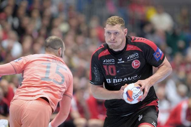 Dainis Kristopans (MT Melsungen 10) (am Ball), Daymaro Salina (FC Porto 15) (L) , GER, MT Melsungen - FC Porto (POR), Handball, EHF European League Maenner, Quarter-Final, Saison 2025 2026, 28.04.2026, GER, MT Melsungen - FC Porto, Handball, EHF Maenner, Quarter-Final, Saison 2025 2026, 28.04.2026 Kassel Copyright: xEibner-Pressefotox xRolandxSippelx EP_RSL