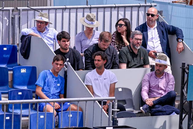 April 30, 2026, Madrid, Madrid, Spain: CARLOS ALCARAZ watched his brother JAIME ALCARAZ s tennis match from the box during the Mutua Madrid Open 2026, ATP, Tennis Herren Masters 1000 and WTA, Tennis Damen 1000 tennis tournament, celebrated at Caja Magica on April 30, 2026 in Madrid, Spain. Madrid Spain - ZUMAc312 20260430_zsp_c312_148 Copyright: xOscarxManuelxSanchezx