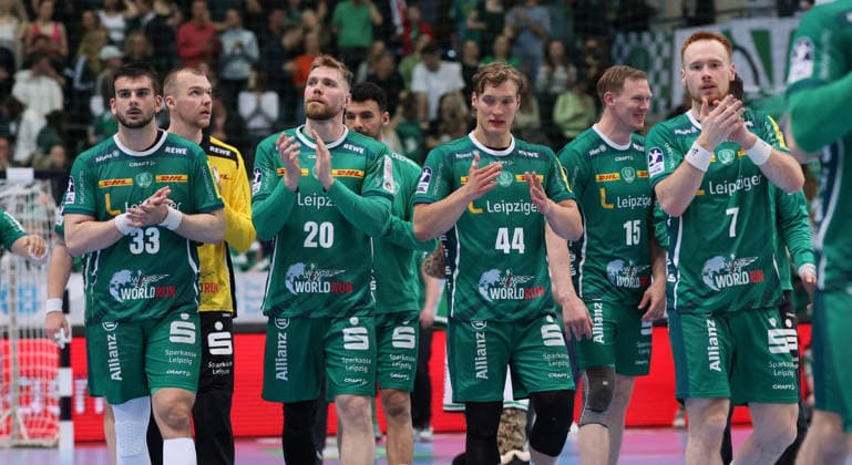 Leipzig, 30.04.2026, Arena Leipzig, Handball, Bundesliga, 30.Spieltag , SC DHfK Leipzig vs. HC Erlangen 30:29 , Im Bild; Leipzig jubelt nach dem Spiel. , Nur zur redaktionellen Nutzung. Only editorial use. , DHB HBL regulations prohibit any use of photographs as image sequences and or quasi-video. ,