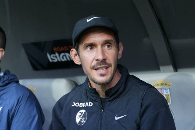 Julian Schuster (SC Freiburg, Trainer) , Portugal, Fussball, UEFA Europa League, Halbfinale, Hinspiel, 2025 2026, SC Braga vs. SC Freiburg, 30.04.2026, Estadio Municipal de Braga, Braga, Braga Estadio Municipal de Braga Cavado Portugal Copyright: xArnexAmbergx
