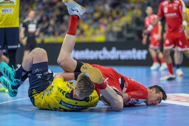 GER, Mannheim, Rhein-Neckar Löwen vs MT Melsungen, Daikin Handball-Bundesliga, Handball, HBL, Spielzeit 2025 2026, SAP Arena, 30. Spieltag im Bild v.l.: Haukur Thrastarson (Rhein‘Neckar Löwen 25), Isaisas Guardiola (MT Melsungen) DFB DFL REGULATIONS PROHIBIT ANY USE OF PHOTOGRAPHS AS IMAGE SEQUENCES AND OR QUASI-VIDEO, 01.05.2026 Copyright: HMBxMedia HendrikxHamelau