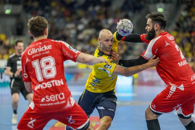GER, Mannheim, Rhein-Neckar Löwen vs MT Melsungen, Daikin Handball-Bundesliga, Handball, HBL, Spielzeit 2025 2026, SAP Arena, 30. Spieltag im Bild v.l.: Lukas Sandell (Rhein‘Neckar Löwen 11), Ruben Marchan (MT Melsungen 2) DFB DFL REGULATIONS PROHIBIT ANY USE OF PHOTOGRAPHS AS IMAGE SEQUENCES AND OR QUASI-VIDEO, 01.05.2026 Copyright: HMBxMedia HendrikxHamelau