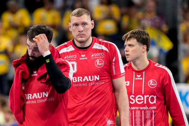 v.li.: Ruben Marchan Criado (MTM, 2), Dainis Kristopans (MTM, 10), Aaron Mensing (MTM, 33), Spieler vom MT Melsungen, enttäuscht über die Niederlage, Enttäuschung nach dem Schlusspfiff, Highlight, Verlierer, verloren, Frustration, disappointed, pessimistisch, 01.05.2026, Mannheim (Deutschland), Handball, Bundesliga, Rhein-Neckar Löwen - MT Melsungen