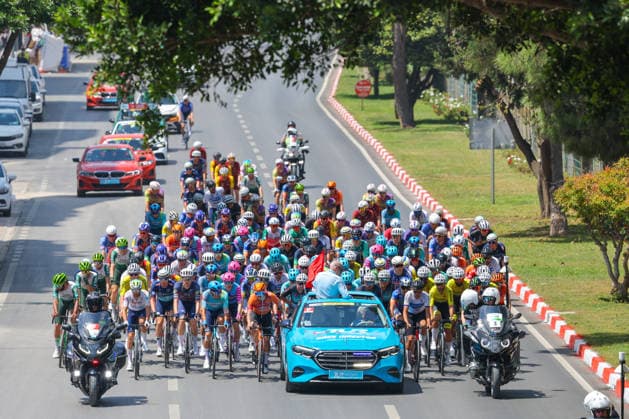 The 61st Presidential Cycling Tour of Turkiye (TUR 2026) has officially begun, starting with its opening stage in the coastal town of Cesme, Izmir. Held under the auspices of the Presidency of the Republic of Türkiye, this prestigious UCI ProSeries race brings together 23 teams and 161 world-class cyclists to compete over eight days, from April 26 to May 3, 2026...The 2026 edition unfolds across routes showcasing some of Türkiye s most striking landscapes. Starting in Cesme, the race follows the Aegean and Mediterranean coastlines, covering stages through Antalya and the southern shores before concluding in the capital, Ankara. Beyond sporting competition, the tour plays a key role in promoting Türkiye s natural and cultural richness on a global stage..This year, the race consists of 8 stages covering approximately 1,200 kilometers. Nearly 20 teams and over 150 riders from around the world are competing, under the coordination of the Turkish Cycling Federation..With the first three stages completed, the pace in the peloton has intensified and the general classification has begun to take shape. Sprint finishes and technically demanding routes have stood out, with the third stage drawing attention for its high tempo and dramatic finale..The third stage of the 61st Presidential Cycling Tour of Türkiye (TUR 2026) was won by Colombian rider Ivan Ramiro Sosa of Equipo Kern Pharma. Covering the 132.7-kilometer Marmaris-Kıran route, Sosa finished in 3 hours, 40 minutes, and 25 seconds. In the summit finish, Australian rider Sebastian Berwick of Caja Rural-Seguros RGA placed second, while French rider Nicolas Breuillard of TotalEnergies finished third..As the race progresses, challenging climbs and critical time gaps are expected to further heighten the excitement. The tour continues to deliver a compelling blend of elite competition and global vis Copyright: RizaxOzel 19081576