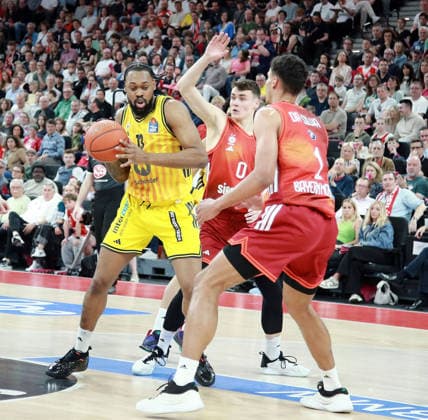 von links JWan ROBERTS (Berlin), Neno DIMITRIJEVIC (Muenchen), Oscar da SILVA (Muenchen), Basketball,easy Credit Bundesliga, FC Bayern München vs Alba Berlin, , 01.05.26, SAP Garden, Muenchen, Copyright: WolfgangxFehrmann