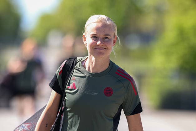 Pernille Harder (FC Bayern Muenchen, 21), Portrait, Portraet, GER, Offizielles Abschlusstraining FC Bayern Muenchen, Fussball, UEFA Womens Champions League, Halbfinale, Rueckspiel, Saison 2025 2026, 02.05.2026, GER, Offizielles Abschlusstraining FC Bayern Muenchen, Fussball, UEFA Womens Champions League, Halbfinale, Rueckspiel, Saison 2025 2026, 02.05.2026 Muenchen Copyright: xEibner-Pressefoto JennixMaulx EP_JML