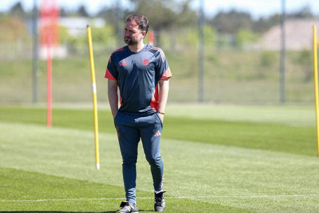 Jose Barcala (FC Bayern Muenchen, Chef-Trainer), Freisteller, GER, Offizielles Abschlusstraining FC Bayern Muenchen, Fussball, UEFA Womens Champions League, Halbfinale, Rueckspiel, Saison 2025 2026, 02.05.2026, GER, Offizielles Abschlusstraining FC Bayern Muenchen, Fussball, UEFA Womens Champions League, Halbfinale, Rueckspiel, Saison 2025 2026, 02.05.2026 Muenchen Copyright: xEibner-Pressefoto JennixMaulx EP_JML