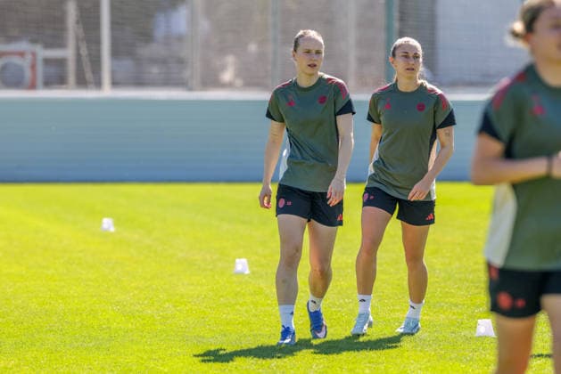Franziska Kett (FC Bayern Muenchen, 20) im Training mit Katharina Naschenweng (FC Bayern Muenchen, 19), GER, Offizielles Abschlusstraining FC Bayern Muenchen, Fussball, UEFA Womens Champions League, Halbfinale, Rueckspiel, Saison 2025 2026, 02.05.2026, GER, Offizielles Abschlusstraining FC Bayern Muenchen, Fussball, UEFA Womens Champions League, Halbfinale, Rueckspiel, Saison 2025 2026, 02.05.2026 Muenchen Copyright: xEibner-Pressefoto JennixMaulx EP_JML