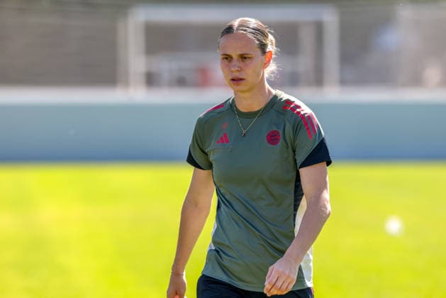 Klara Buehl (FC Bayern Muenchen, 17), Freisteller, GER, Offizielles Abschlusstraining FC Bayern Muenchen, Fussball, UEFA Womens Champions League, Halbfinale, Rueckspiel, Saison 2025 2026, 02.05.2026, GER, Offizielles Abschlusstraining FC Bayern Muenchen, Fussball, UEFA Womens Champions League, Halbfinale, Rueckspiel, Saison 2025 2026, 02.05.2026 Muenchen Copyright: xEibner-Pressefoto JennixMaulx EP_JML