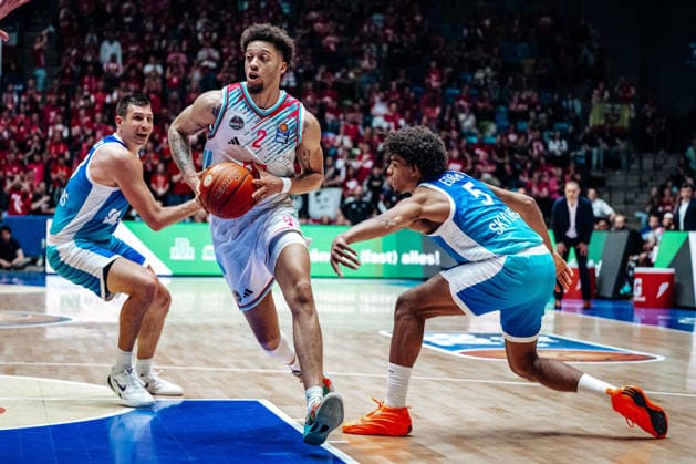 Alijah Comithier (Telekom Baskets Bonn, 02), Jamie Edoka (Skyliners Frankfurt, 05) GER, Skyliners Frankfurt vs. Telekom Baskets Bonn easyCredit BBL, Bundesliga, 32 Spieltag, Saison 2025 2026. 01.05.2026 Eibner-Pressefoto Attila Ziga GER, Skyliners Frankfurt vs. Telekom Baskets Bonn easyCredit BBL, Bundesliga, 32 Spieltag, Saison 2025 2026. 01.05.2026 Frankfurt am Main Copyright: xEibner-Pressefotox EP_AZA