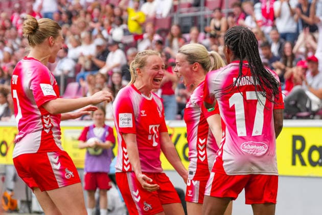 02.05.2026, xydrx, Frauen, Fußball, 1.Frauen-Bundesliga, 1.FC Köln - SV Werder Bremen, Saison 2025 2026, RheinEnergieSTADION: Torjubel nach dem Tor zum 3:0 für den FC Köln durch Torschützin Sandra Maria Jessen (FC Köln, 6) zusammen mit Anna-Lena Stolze (FC Köln, 7) und Lydia Andrade (FC Köln, 17) DFB regulations prohibit any use of photographs as image sequences and or quasi-video. Copyright: HMBxMedia YannisxDreimann