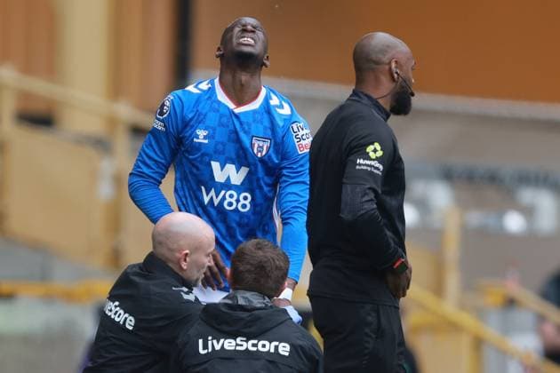 Nordi Mukiele of Sunderland receives some painful treatment on the side of the pitch Wolverhampton Wanderers v Sunderland, Premier League, Football, Molineux, Wolverhampton , UK - 02 May 2026Wolverhampton Molineux United Kingdom EDITORIAL USE ONLY No use with unauthorised audio, video, data, fixture lists, club league logos or live services. Online in-match use limited to 120 images, no video emulation. No use in betting, games or single club league player publications. Copyright: xPaulxGreenwood Shutterstockx 16854508q