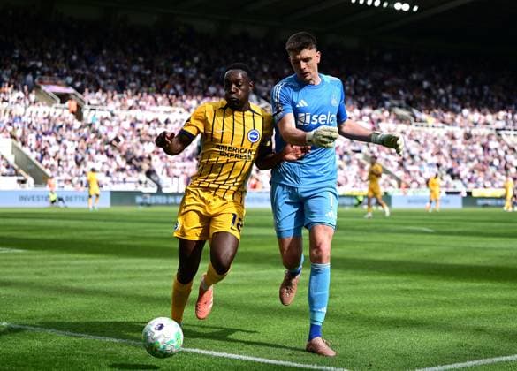Nick Pope of Newcastle United and Danny Welbeck of Brighton & Hove Albion Newcastle United v Brighton and Hove Albion, Premier League, Football, St James Park, Newcastle , UK - 02 May 2026Newcastle St James Park United Kingdom EDITORIAL USE ONLY No use with unauthorised audio, video, data, fixture lists, club league logos or live services. Online in-match use limited to 120 images, no video emulation. No use in betting, games or single club league player publications. Copyright: xMarkxRunnacles Shutterstockx 16854507bt