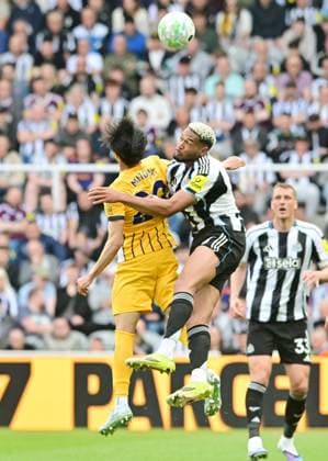 Joelinton of Newcastle United and Kaoru Mitoma of Brighton & Hove Albion Newcastle United v Brighton and Hove Albion, Premier League, Football, St James Park, Newcastle , UK - 02 May 2026Newcastle St James Park United Kingdom EDITORIAL USE ONLY No use with unauthorised audio, video, data, fixture lists, club league logos or live services. Online in-match use limited to 120 images, no video emulation. No use in betting, games or single club league player publications. Copyright: xMarkxRunnacles Shutterstockx 16854507bv