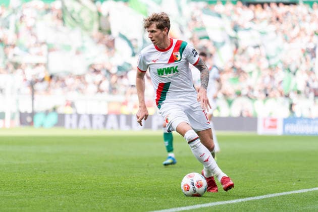 Kristijan Jakic (FC Augsburg, 17) im Dribbling, GER, SV Werder Bremen vs FC Augsburg, Fussball, Bundesliga, Spieltag 32, Saison 2025 2026, 02.05.2026 DFL REGULATIONS PROHIBIT ANY USE OF PHOTOGRAPHS AS IMAGE SEQUENCES AND OR QUASI-VIDEO GER, SV Werder Bremen vs FC Augsburg, Fussball, Bundesliga, Spieltag 32, Saison 2025 2026, 02.05.2026 Bremen Copyright: xEibner-Pressefoto MaxxVincenx EP_MVN