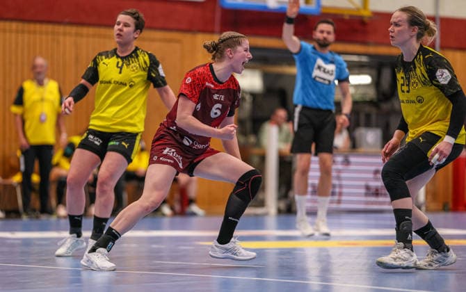 GER, Bensheim, HSG Bensheim Auerbach Flames vs Borussia Dortmund, Alsco Handball Bundesliga Frauen, Handball, DHB, Spielzeit 2025 2026, Weststadthalle Bensheim, Playoff Halbfinale, 2. Spiel im Bild: Nina Engel (HSG Bensheim Auerbach Flames Frauen 6), Jubel, Freude und Emotionen nach dem Tor DFB DFL REGULATIONS PROHIBIT ANY USE OF PHOTOGRAPHS AS IMAGE SEQUENCES AND OR QUASI-VIDEO, 02.05.2026 Copyright: HMBxMedia HendrikxHamelau