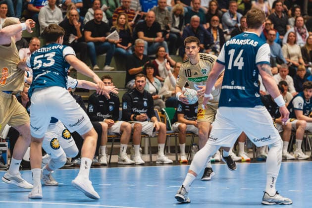 54nhb im Zweikampf mit Soeren Steinhaus (Bergischer HC, 53), Renars Uscins (TSV Hannover-Burgdorf, 10) beim Aufbau, Ole Kurok (TSV Hannover-Burgdorf, 14) Bergischer HC vs. TSV Hannover-Burgdorf, Handball, Daikin 1.HBL, 30.Spieltag, Saison 2025 26, 02.04.2026, Bergischer HC vs. TSV Hannover-Burgdorf, Handball, Daikin 1.HBL, 30.Spieltag, Saison 2025 26, 02.04.2026 Wuppertal Copyright: xEibner-Pressefoto LukasxBaldygax EP_LBA