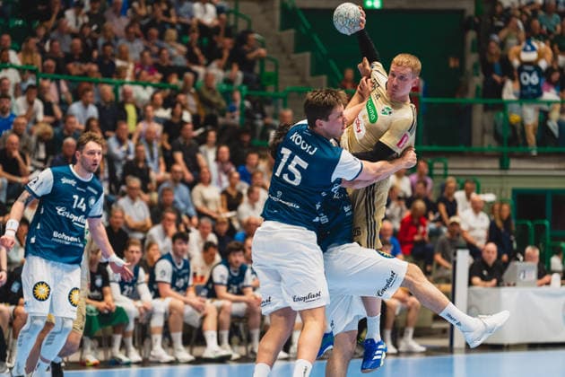 Gerdas Babarskas (Bergischer HC, 14), Lars Kooij (Bergischer HC, 15) haelt Jonathan Edvardsson (TSV Hannover-Burgdorf, 26) beim Wurf Bergischer HC vs. TSV Hannover-Burgdorf, Handball, Daikin 1.HBL, 30.Spieltag, Saison 2025 26, 02.04.2026, Bergischer HC vs. TSV Hannover-Burgdorf, Handball, Daikin 1.HBL, 30.Spieltag, Saison 2025 26, 02.04.2026 Wuppertal Copyright: xEibner-Pressefoto LukasxBaldygax EP_LBA