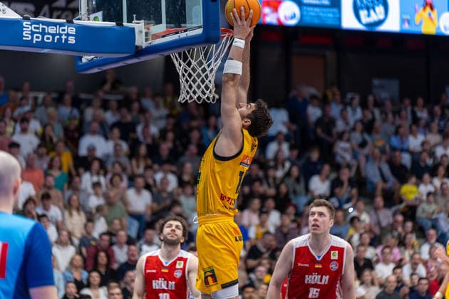 Aeneas Jung (Bozic Estriche Knights Kirchheim, 19) GER, Bozic Estriche Knights Kirchheim vs. RheinStars Koeln, BARMER 2. Basketball Bundesliga, 34. Spieltag, Saison 2025 2026, 02.05.2026 , GER, Bozic Estriche Knights Kirchheim vs. RheinStars Koeln, BARMER 2. Basketball Bundesliga, 34. Spieltag, Saison 2025 2026, 02.05.2026 Goeppingen Copyright: xEibner-Pressefoto NinaxSanderx EP_NSR