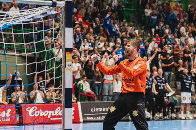 Christopher Rudeck (Bergischer HC, 01) jubelt Richtung Fans und ballt die Faeuste Bergischer HC vs. TSV Hannover-Burgdorf, Handball, Daikin 1.HBL, 30.Spieltag, Saison 2025 26, 02.04.2026, Bergischer HC vs. TSV Hannover-Burgdorf, Handball, Daikin 1.HBL, 30.Spieltag, Saison 2025 26, 02.04.2026 Wuppertal Copyright: xEibner-Pressefoto LukasxBaldygax EP_LBA