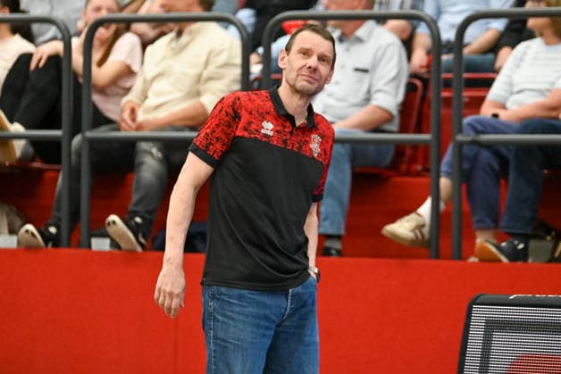 Michael Koch (Bayer Giants Leverkusen, Trainer) Artland Dragons vs. Bayer Giants Leverkusen, 2. Basketball-Bundesliga, Pro A, 34. Spieltag, Saison 2025 2026, 02.05.2026, Artland Dragons vs. Bayer Giants Leverkusen, 2. Basketball-Bundesliga, Pro A, 34. Spieltag, Saison 2025 2026, 02.05.2026 Quakenbrueck Copyright: xEibner-Pressefoto RobertxGertzenx EP_RGN