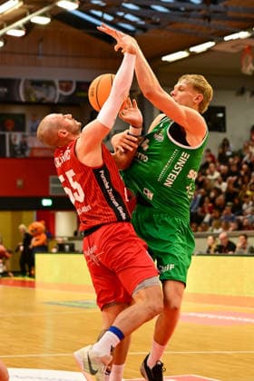 2.Bundesliga Pro A, 34. Spieltag, 46ers, Basketball, Basketball Saison 2025 2026, BBL, Deutschland, Giessen 46ers EPG Baskets Koblenz, Giessen in rot,Koblenz in grün, Herren, Männer