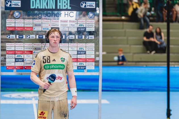 Daniel Weber (TSV Hannover-Burgdorf, 58) beim Interview nach dem Spiel Bergischer HC vs. TSV Hannover-Burgdorf, Handball, Daikin 1.HBL, 30.Spieltag, Saison 2025 26, 02.04.2026, Bergischer HC vs. TSV Hannover-Burgdorf, Handball, Daikin 1.HBL, 30.Spieltag, Saison 2025 26, 02.04.2026 Wuppertal Copyright: xEibner-Pressefoto LukasxBaldygax EP_LBA