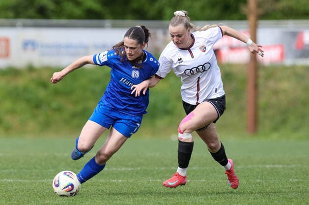 v.li.: Marie Bleil (SV Meppen, 7) und Jenny Beyer (FC Ingolstadt, 8) im Zweikampf, Duell, Dynamik, Aktion, Action, Spielszene, DIE DFB-RICHTLINIEN UNTERSAGEN JEGLICHE NUTZUNG VON FOTOS ALS SEQUENZBILDER UND ODER VIDEOÄHNLICHE FOTOSTRECKEN. DFB REGULATIONS PROHIBIT ANY USE OF PHOTOGRAPHS AS IMAGE SEQUENCES AND OR QUASI-VIDEO., 03.05.2026, Meppen (Deutschland), Fussball, 2. Frauen-Bundesliga, SV Meppen - FC Ingolstadt 04